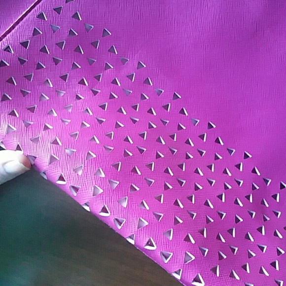 Pink tote with triangles cutouts - Picture 2 of 7